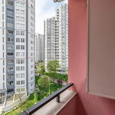 Centrally Located 2 Bedroom Apt With Netflix *