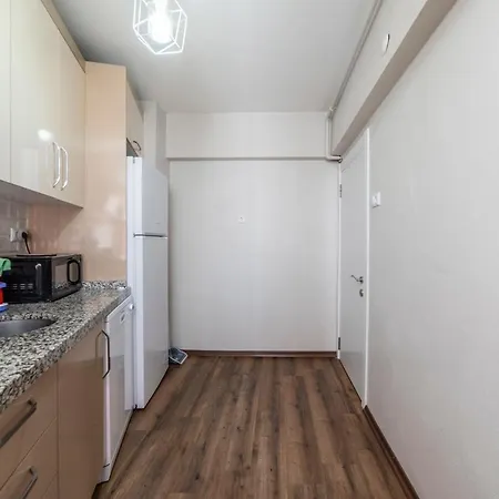 Apartment Centrally Located 2 Bedroom Apt With Netflix *