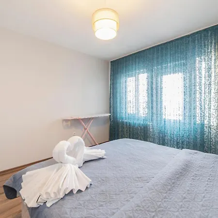 Centrally Located 2 Bedroom Apt With Netflix